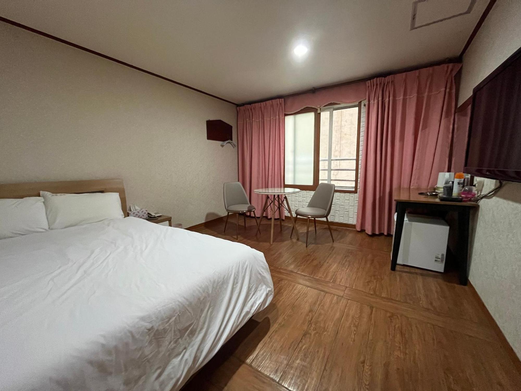 Oreum Motel Jeju Esterno foto