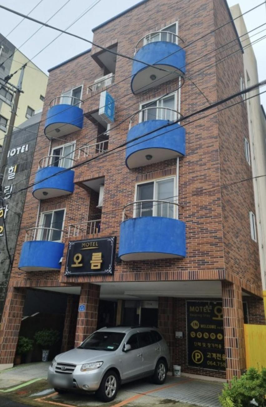 Oreum Motel Jeju Esterno foto