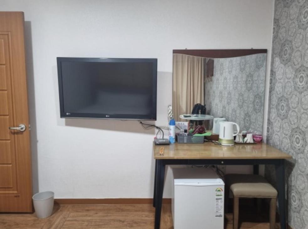 Oreum Motel Jeju Esterno foto